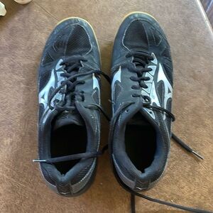 Mizuno volleyball shoes
